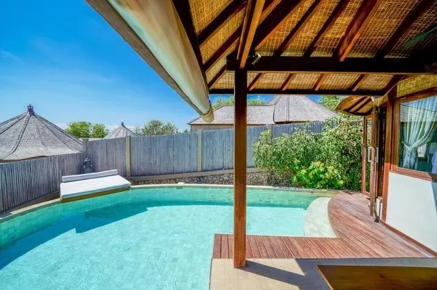 Blue Lagoon Avia Villas - Havuz