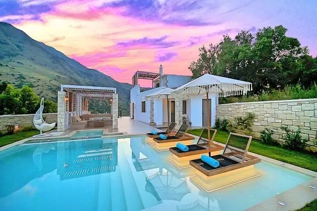 Blue Lake Villa