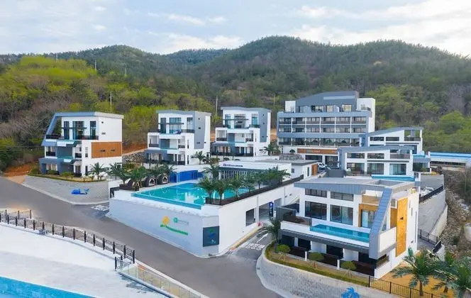 Blue Mango Pool Villa & Resort