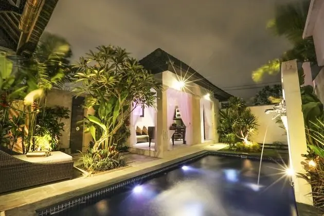 Blue Marlin Legian Villa - Havuz