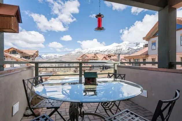 Blue Mesa Lodge 40 by Avantstay Centrally Located Ski In/ Ski Out Unit!