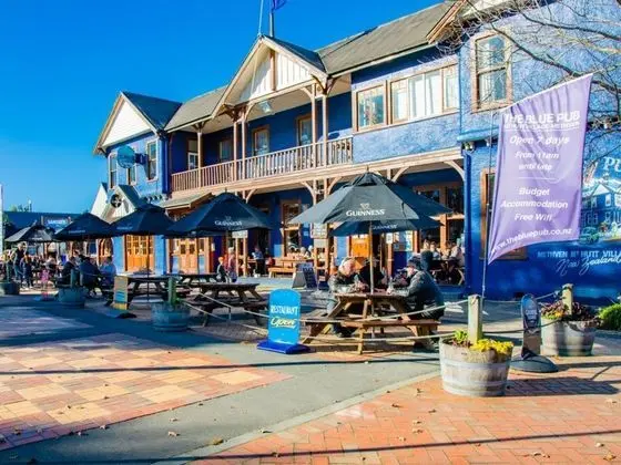 BLUE PUB HOTEL