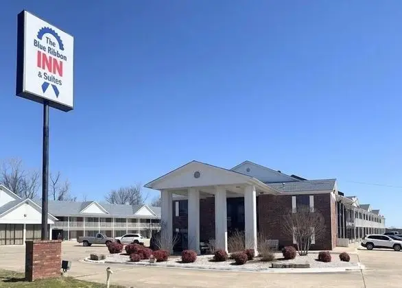 Blue Ribbon Inn and Suites - Öne Çıkan Resim
