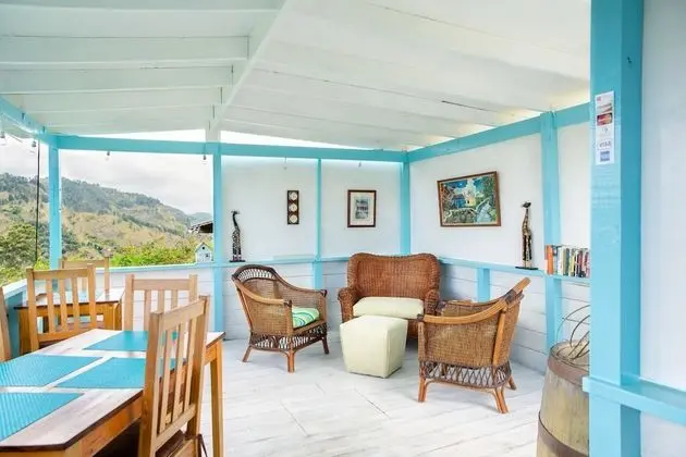 Blue Ridge Restaurant & Cottages - Lobi