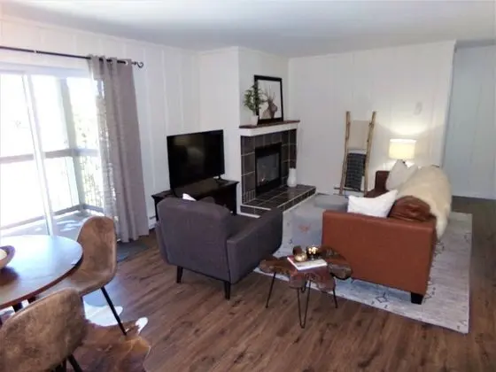 Blue River Condos 3 Bed 2 Bath - Oda Düzeni