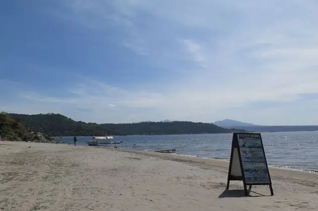 Blue Rock Beach Resort - Plaj