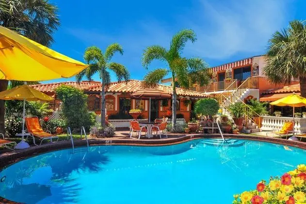 Blue Seas Courtyard - Öne Çıkan Resim