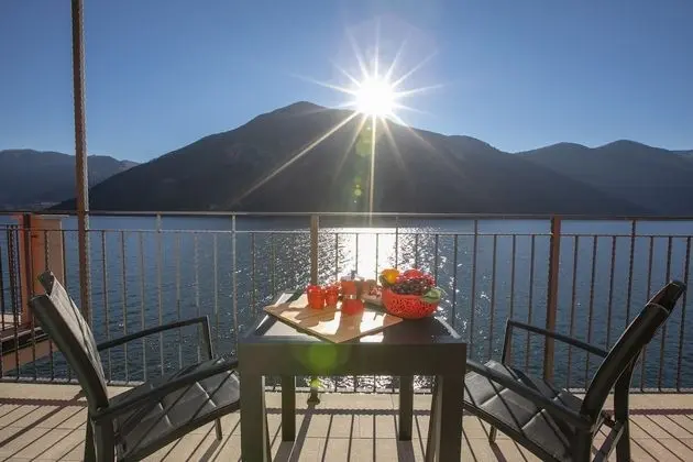 Blue View Lugano Lake – Waterfront Cocoon