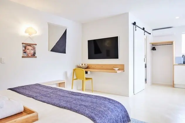 Blue Water Motel - Öne Çıkan Resim