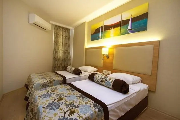 Blue Wave Suite Hotel - Oda