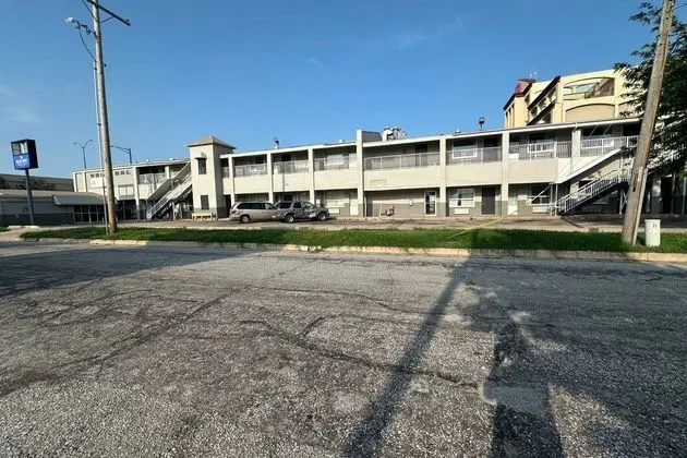 Blue Way Inn & Suites Wichita East - Dış Mekan