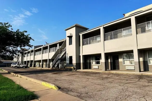Blue Way Inn & Suites Wichita East - Lobi