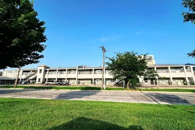 Blue Way Inn & Suites Wichita East - Öne Çıkan Resim
