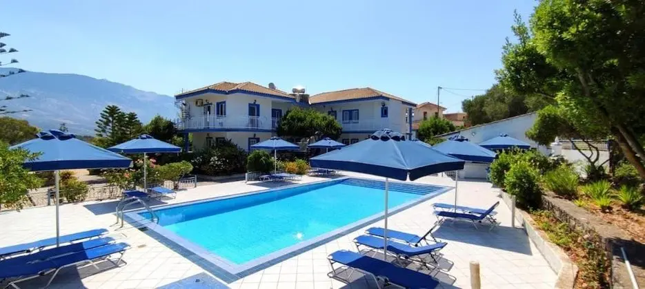 Blue White Hotel Studios & Apartments - Havuz
