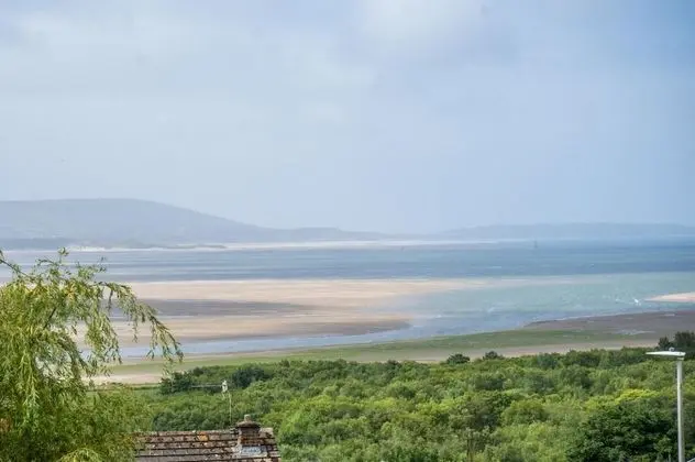 Bluebell Cottage - 2 Bedroom Holiday Home - Bronllys Farm Llanelli