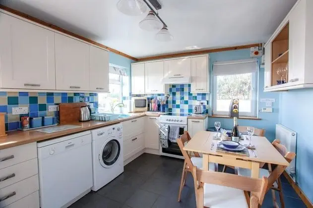 Bluebell Cottage - 2 Bedroom Holiday Home - Bronllys Farm Llanelli - Oda