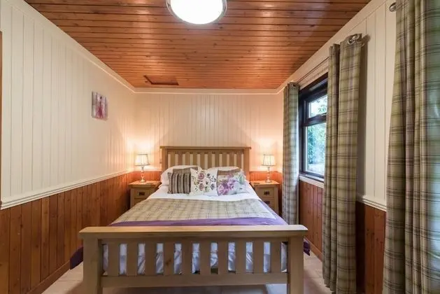 Bluebell Lodge 2 with Hot Tub - Oda