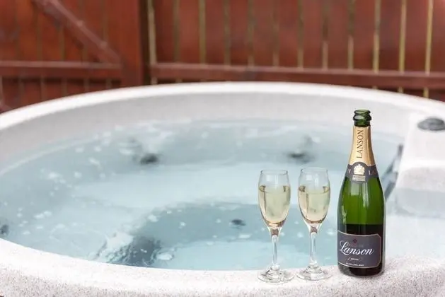 Bluebell Lodge 3 with Hot Tub - Banyo Tipleri