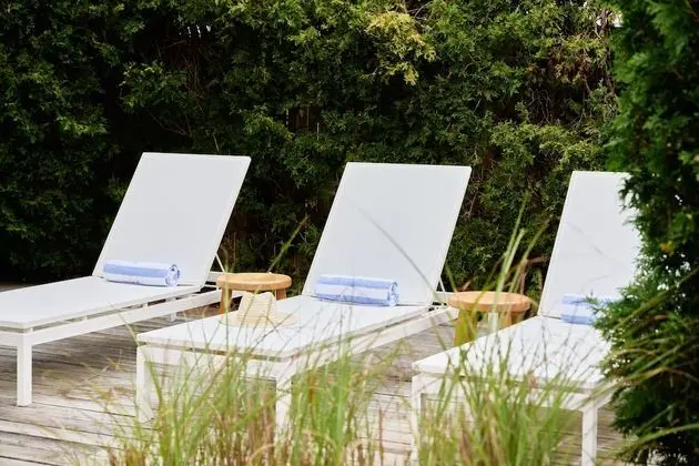 Bluebird Parker Beach Lodge