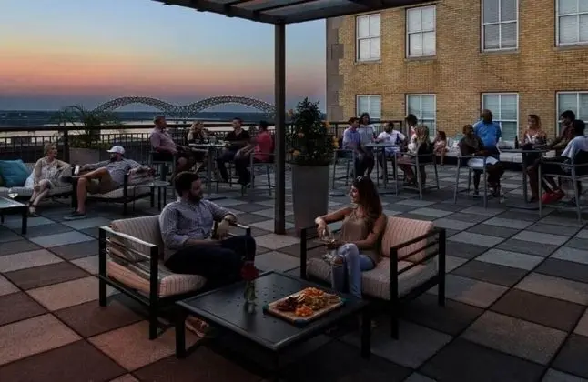 Bluebird Suites near AutoZone Park - Dış Mekan