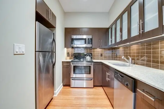 Bluebird Suites near AutoZone Park - Mutfak