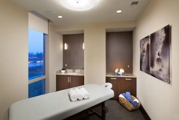 Bluebird Suites in Reston - Spa