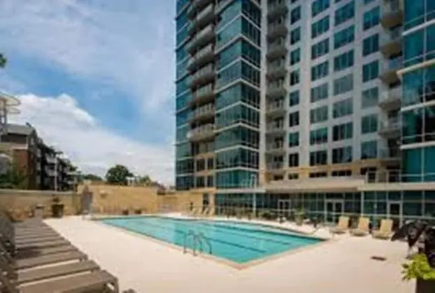 Bluebird Suites in Tysons Corner - Havuz