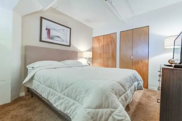 Bluebird Suites at the Warehouse District - Oda