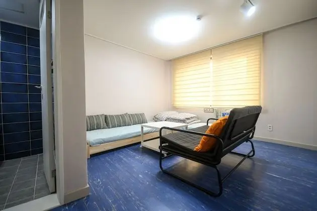 BLUEHUM Guesthouse - Hostel - Oda