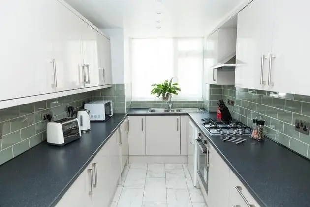 Bluewater House - Immaculate 4-bed in Greenhithe - Mutfak