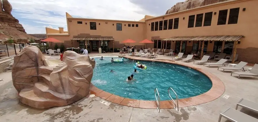 Bluff Dwellings Resort - Havuz