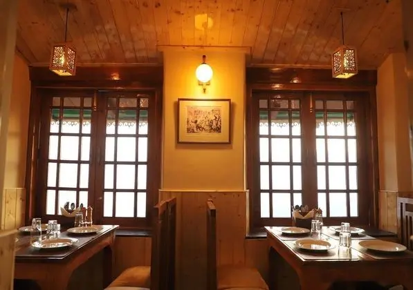 BluSalz Homes Vincent Heritage Mussoorie - Yerinde Yemek