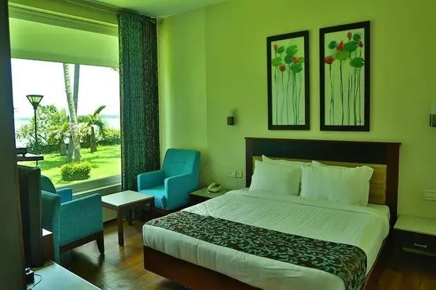 BLUSALZ MANOR Waters Edge Kochi - Oda