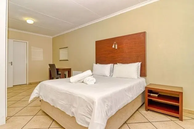 BM Gardens Apartment Hotel - Oda