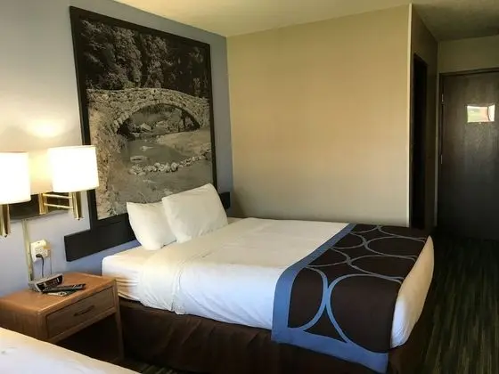 Boarders Inn & Suites by Cobblestone Hotels - Waterloo/Cedar Falls - Oda