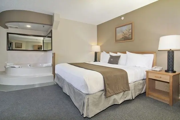 Boarders Inn & Suites