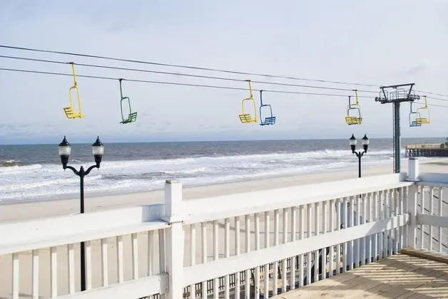 Boardwalk Seaport Inn