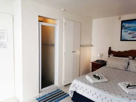 Boathouse Bed and Biscuit - Lower Deck - Oda