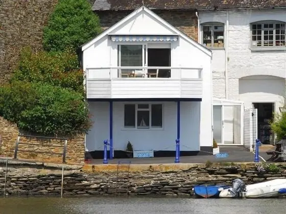 The Boathouse - Dış Mekan