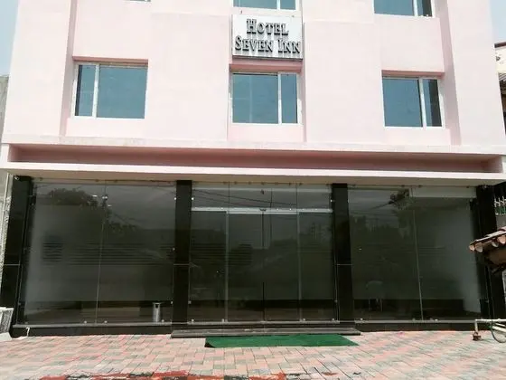 Bodhgaya Seven Inn Hotel n Restaurant - Dış Mekan