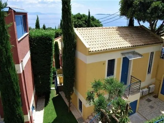 Bohemia Beach House: Comfortable Villa on the Beautiful North-east Coast!