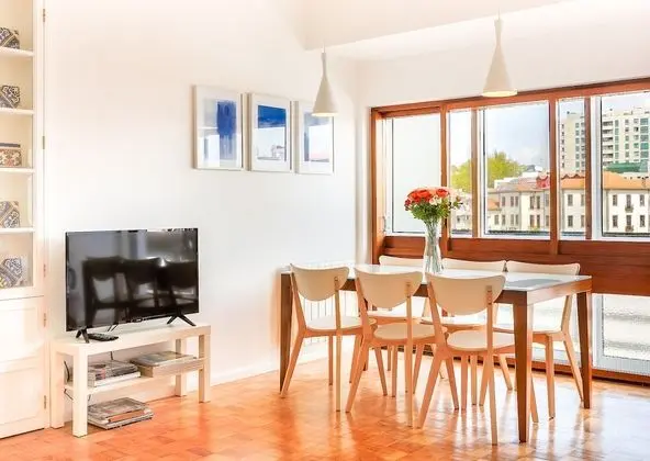 Bolha1 · Bright Apartment in a Traditional Area of Porto