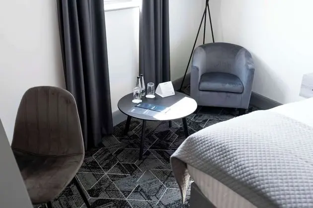 Bolton Stadium Hotel - Oda