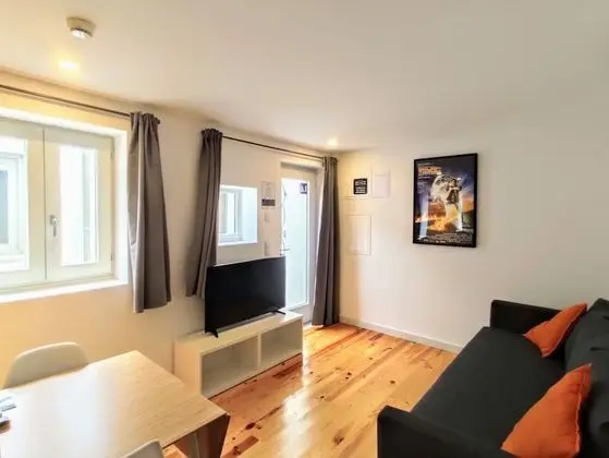 Bombarda Cinema Apartments