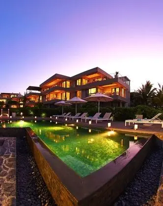 Bon Azur Beachfront Suites and Penthouses by Lov - Dış Mekan