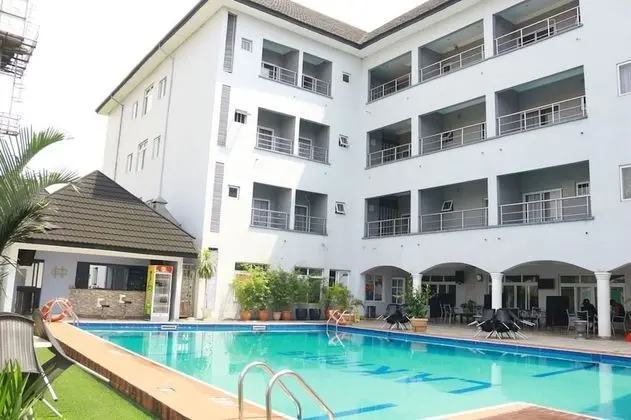 Bon Hotel Port Harcourt At LA Kings - Havuz