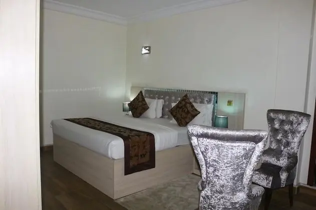 Bon Hotel Port Harcourt At LA Kings - Oda