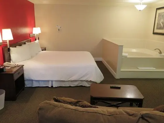 Bonanza Inn & Suites
