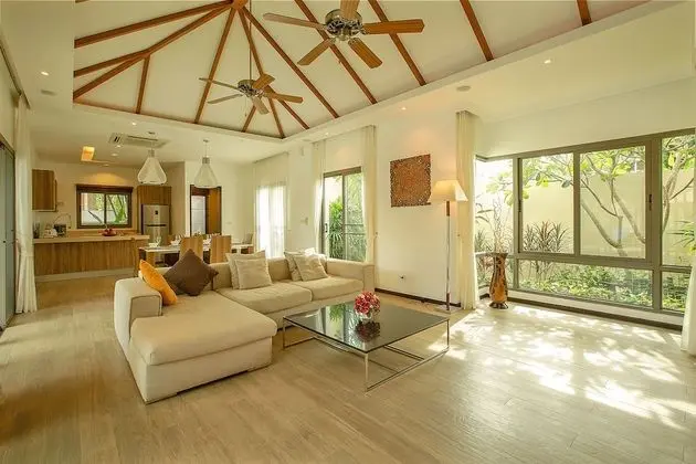 Villa Bond