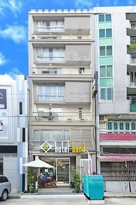 Hotel Bond